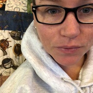 Meet your Posher, Caitlin